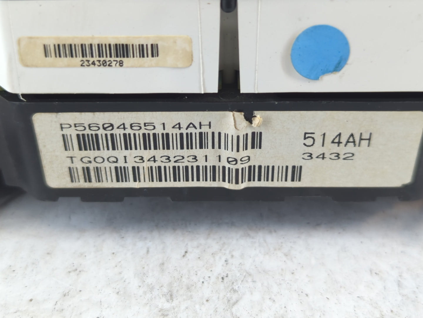 2011-2014 Chrysler 200 Instrument Cluster Speedometer Gauges P/N:P56046514AH Fits Fits 2011 2012 2013 2014 OEM Used Auto Par