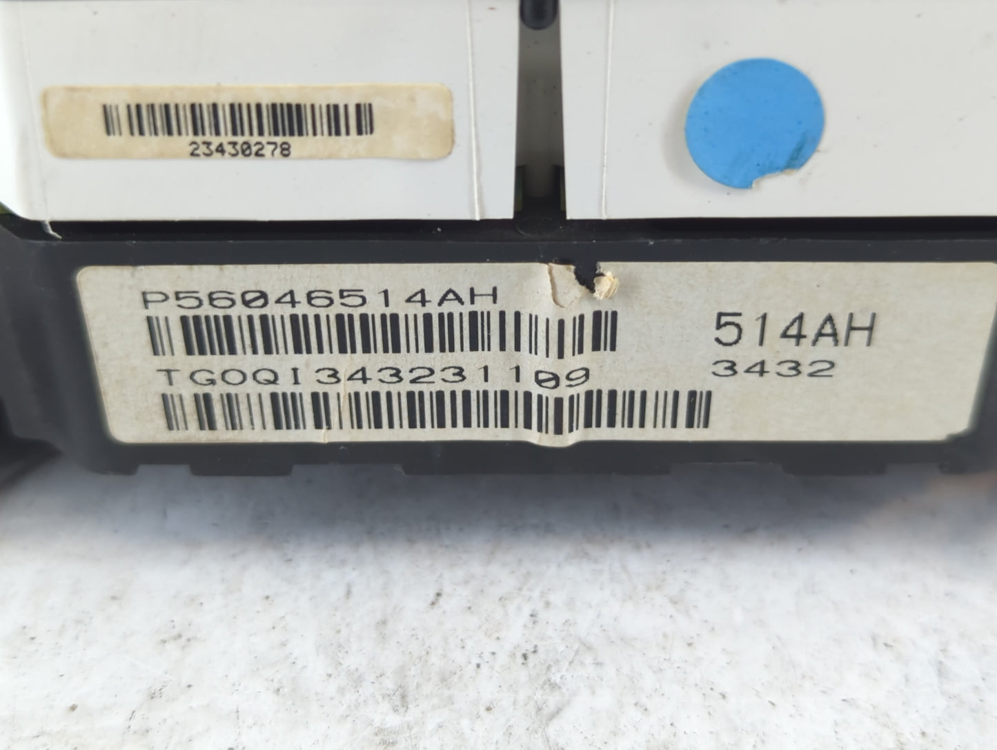 2011-2014 Chrysler 200 Instrument Cluster Speedometer Gauges P/N:P56046514AH Fits Fits 2011 2012 2013 2014 OEM Used Auto Par