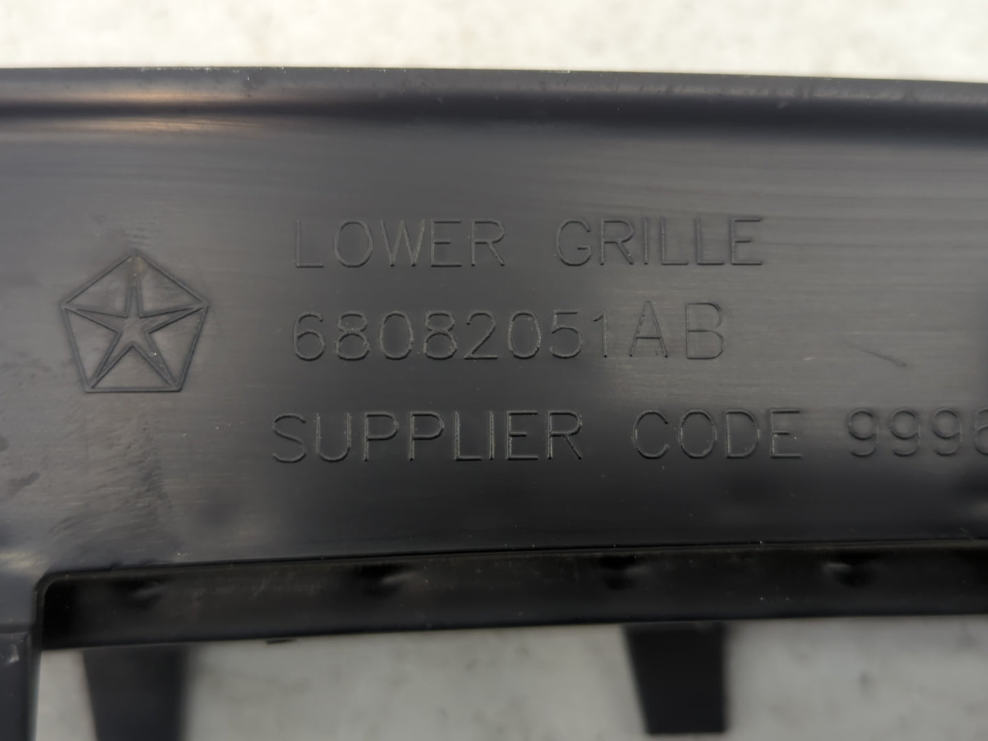 2011-2014 Chrysler 200 Front Grille Bumper Not Included - Oemusedautoparts1.com