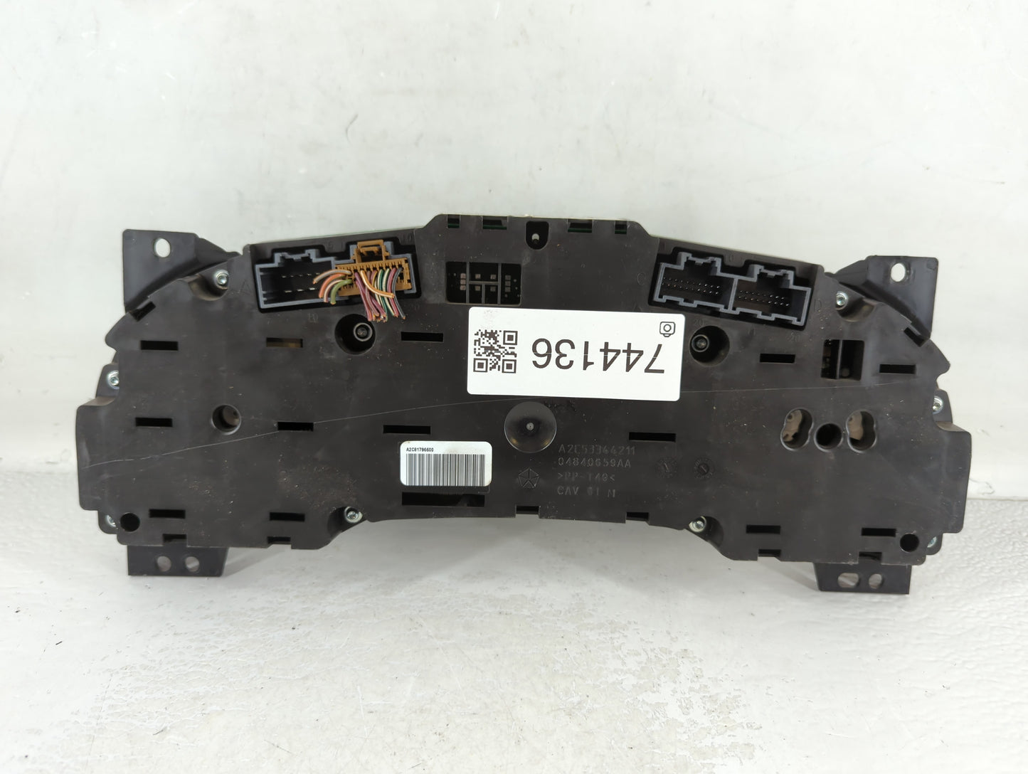 2011-2014 Chrysler 200 Instrument Cluster Speedometer Gauges P/N:P56046514AH Fits Fits 2011 2012 2013 2014 OEM Used Auto Par
