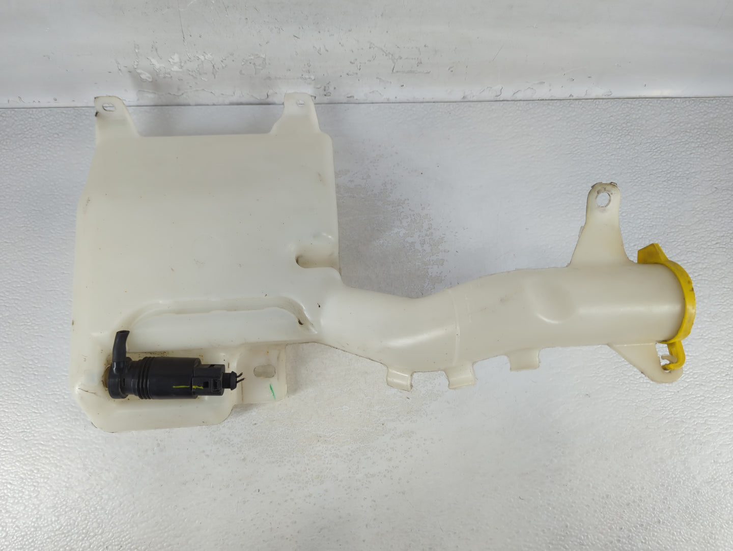 2011-2014 Chrysler 200 Windshield Washer Fluid Reservoir Bottle Oem - Oemusedautoparts1.com