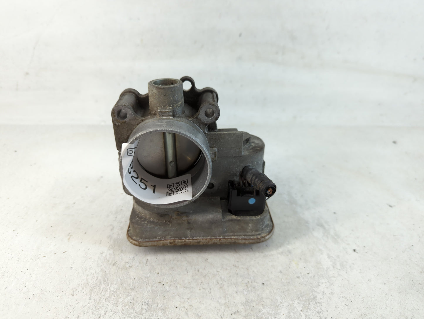 2011-2014 Chrysler 200 Throttle Body Fits Fits 2007 2008 2009 2010 2011 2012 2013 2014 2015 2016 2017 2018 OEM Used Auto Par