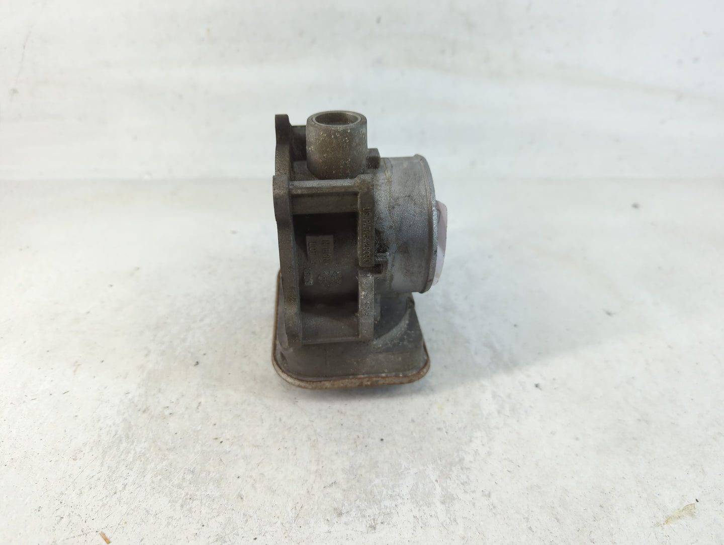 2011-2014 Chrysler 200 Throttle Body Fits Fits 2007 2008 2009 2010 2011 2012 2013 2014 2015 2016 2017 2018 OEM Used Auto Par