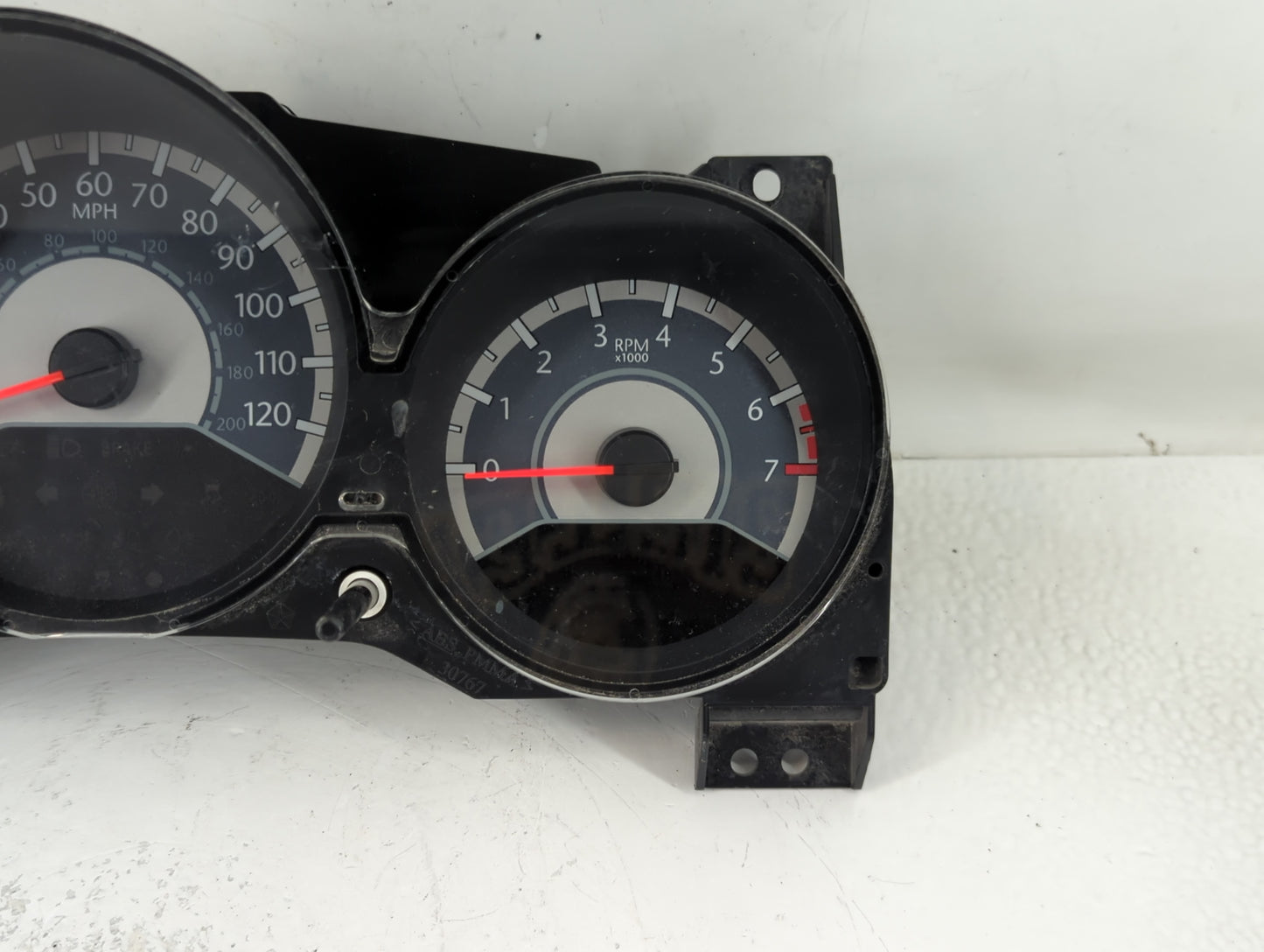 2011-2014 Chrysler 200 Instrument Cluster Speedometer Gauges P/N:P56046514AH Fits Fits 2011 2012 2013 2014 OEM Used Auto Par