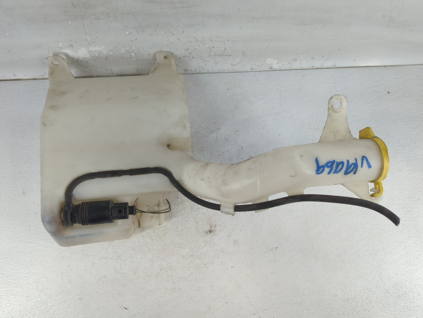 2011-2014 Chrysler 200 Windshield Washer Fluid Reservoir Bottle Oem - Oemusedautoparts1.com