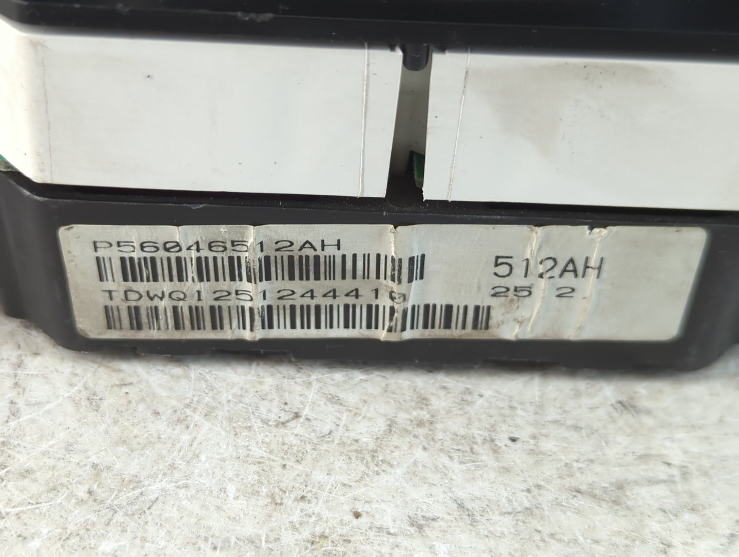 2011-2014 Chrysler 200 Instrument Cluster Speedometer Gauges P/N:P56046512AH Fits Fits 2011 2012 2013 2014 OEM Used Auto Par