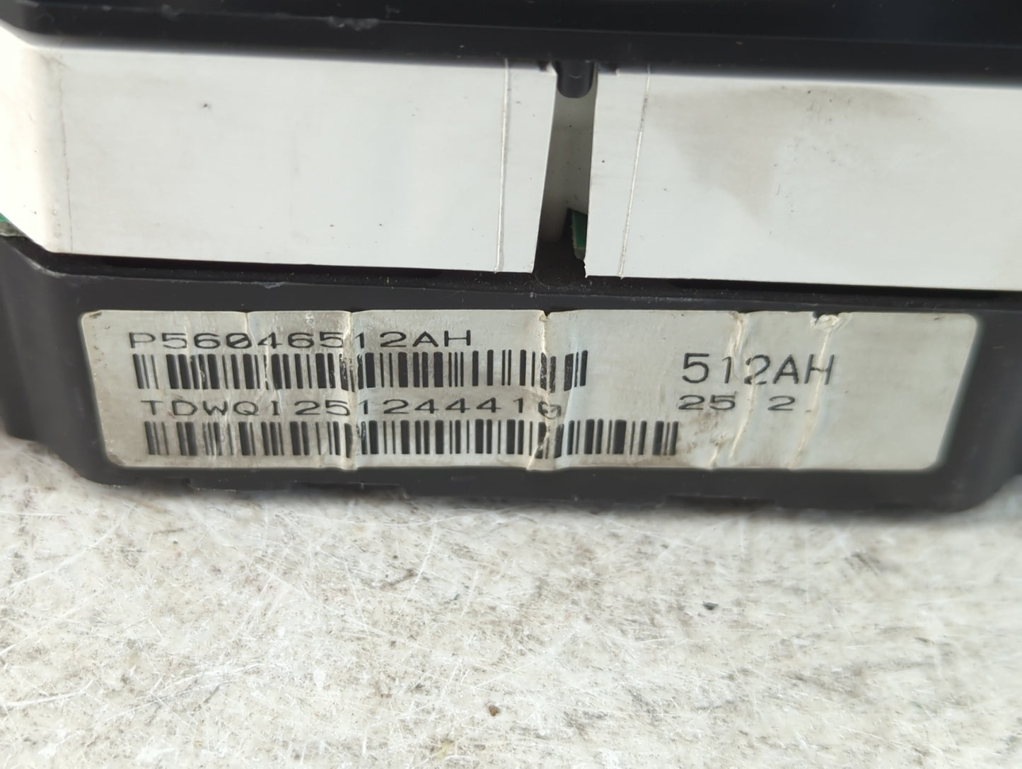 2011-2014 Chrysler 200 Instrument Cluster Speedometer Gauges P/N:P56046512AH Fits Fits 2011 2012 2013 2014 OEM Used Auto Par