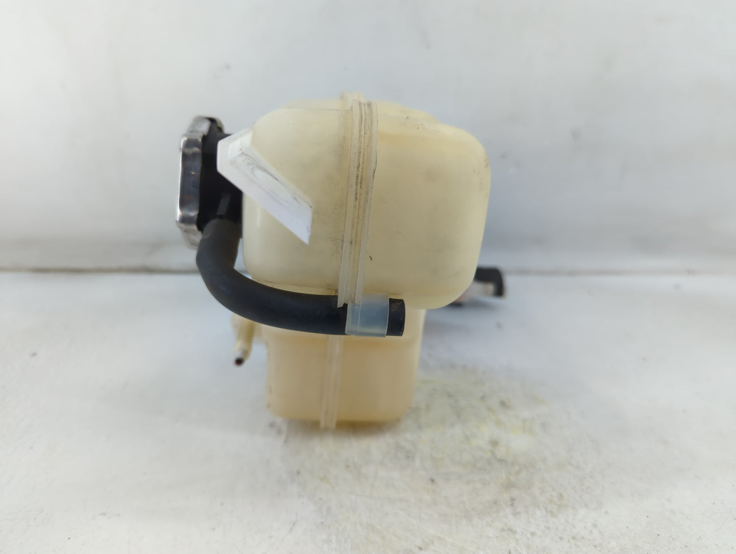 2013 Chrysler 200 Radiator Coolant Overflow Expansion Tank Bottle - Oemusedautoparts1.com