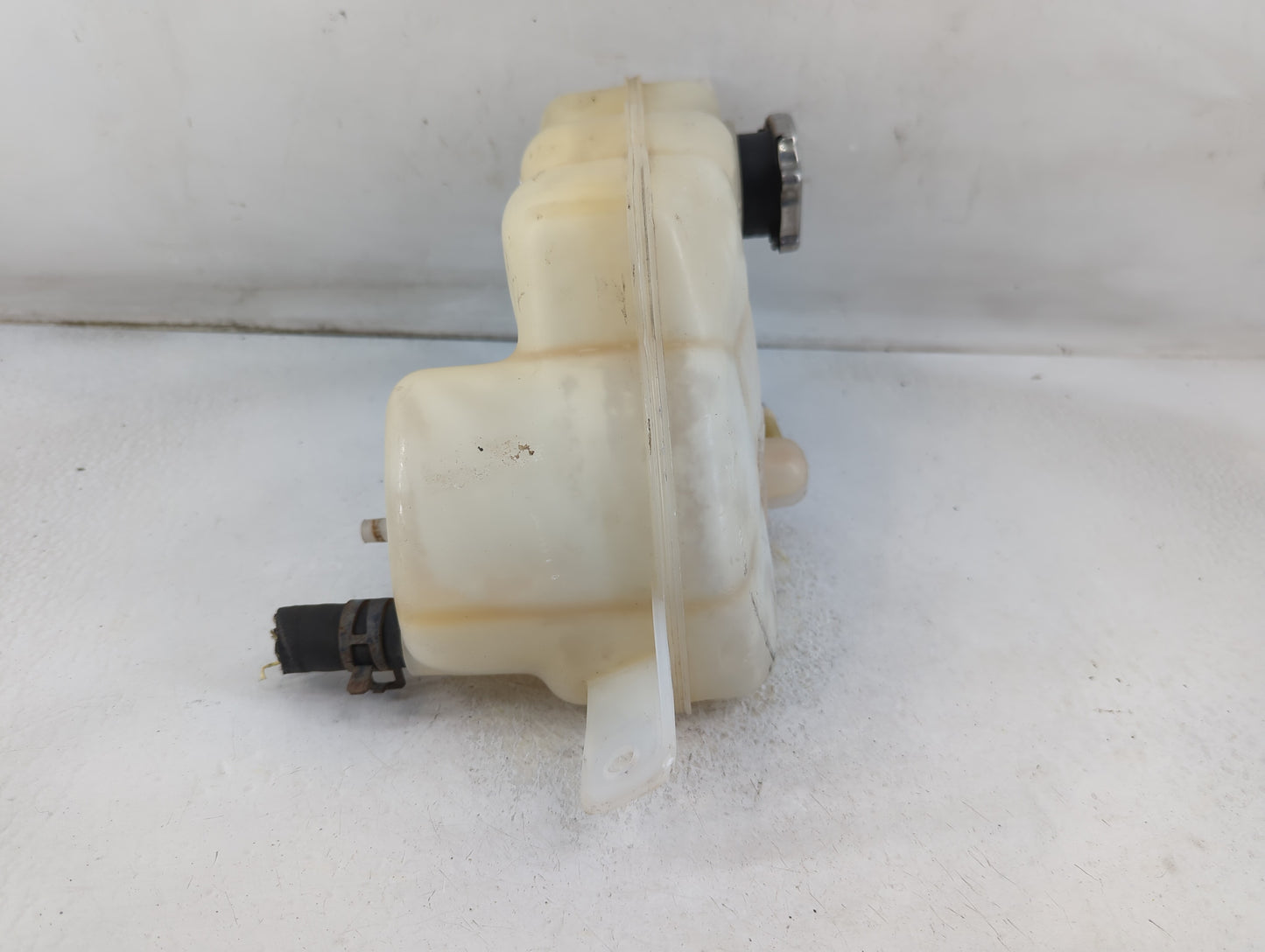 2013 Chrysler 200 Radiator Coolant Overflow Expansion Tank Bottle - Oemusedautoparts1.com