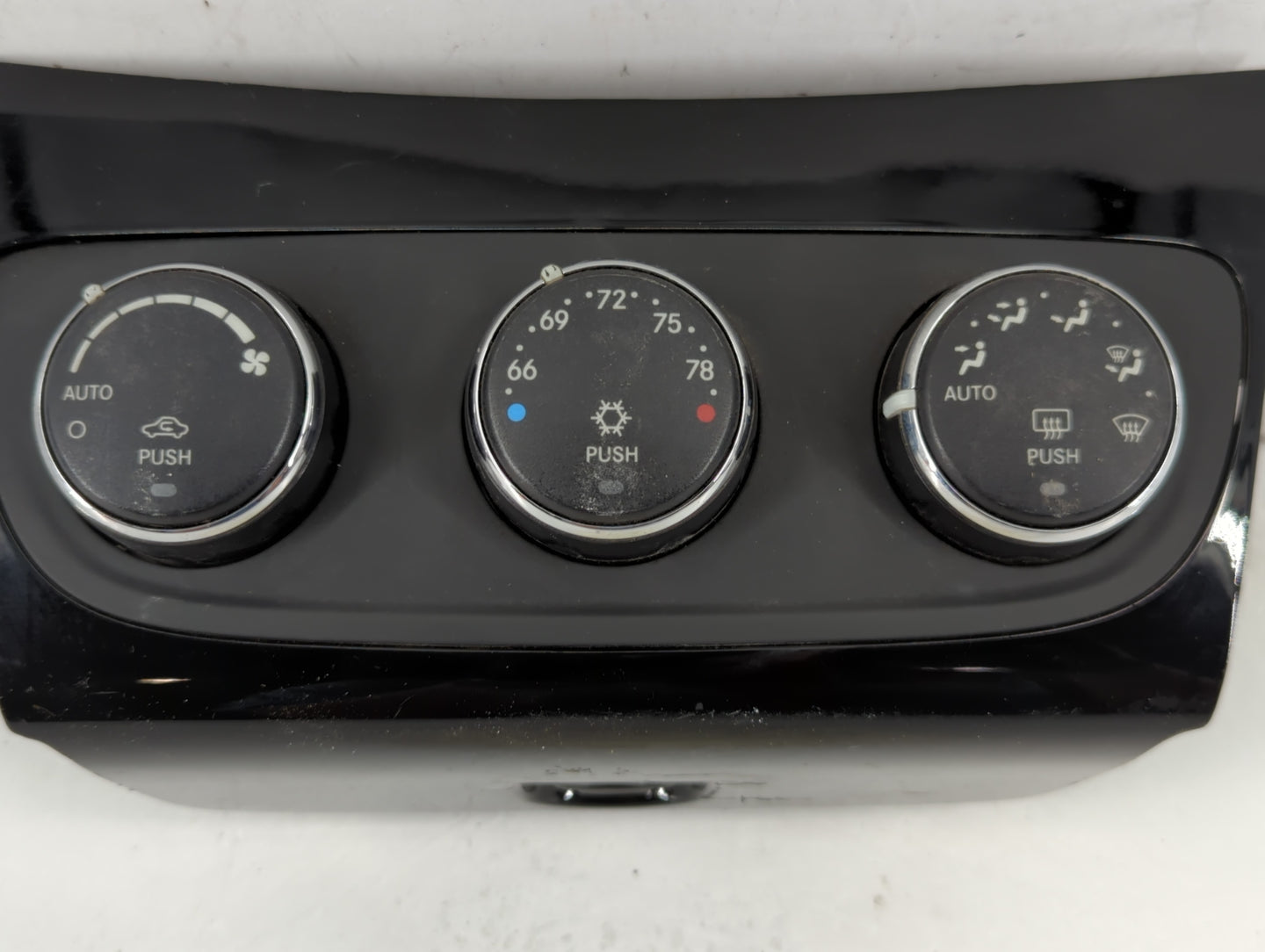 2013 Chrysler 200 Climate Control Module Temperature AC/Heater Replacement P/N:1111851X-07-HQ 22328394 Fits OEM Used Auto Pa
