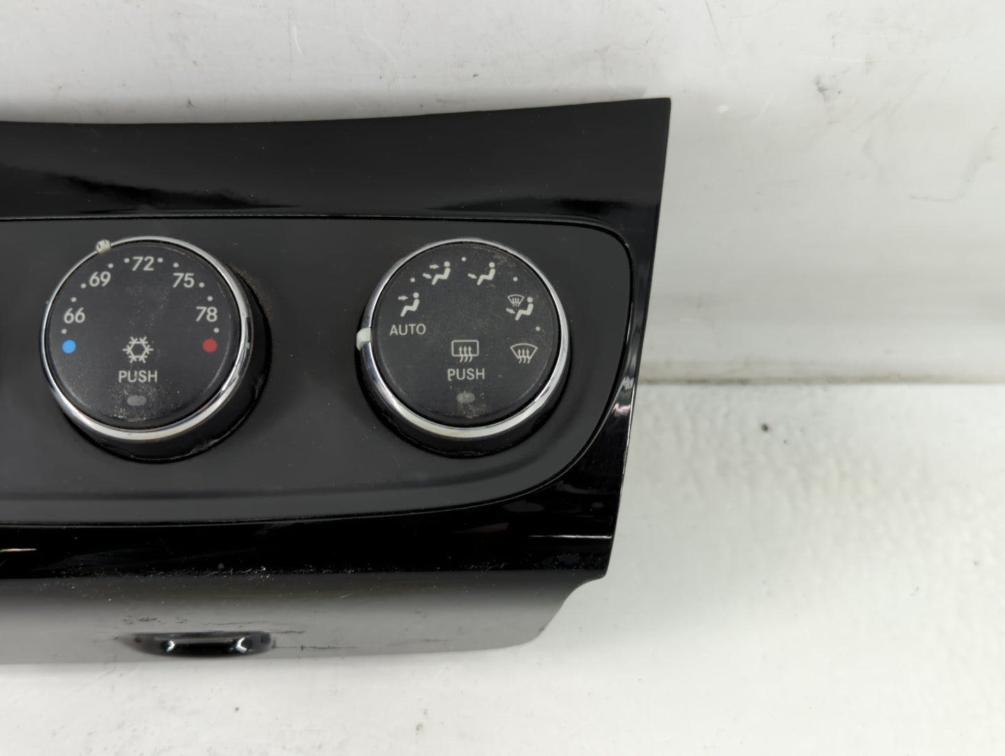 2013 Chrysler 200 Climate Control Module Temperature AC/Heater Replacement P/N:1111851X-07-HQ 22328394 Fits OEM Used Auto Pa