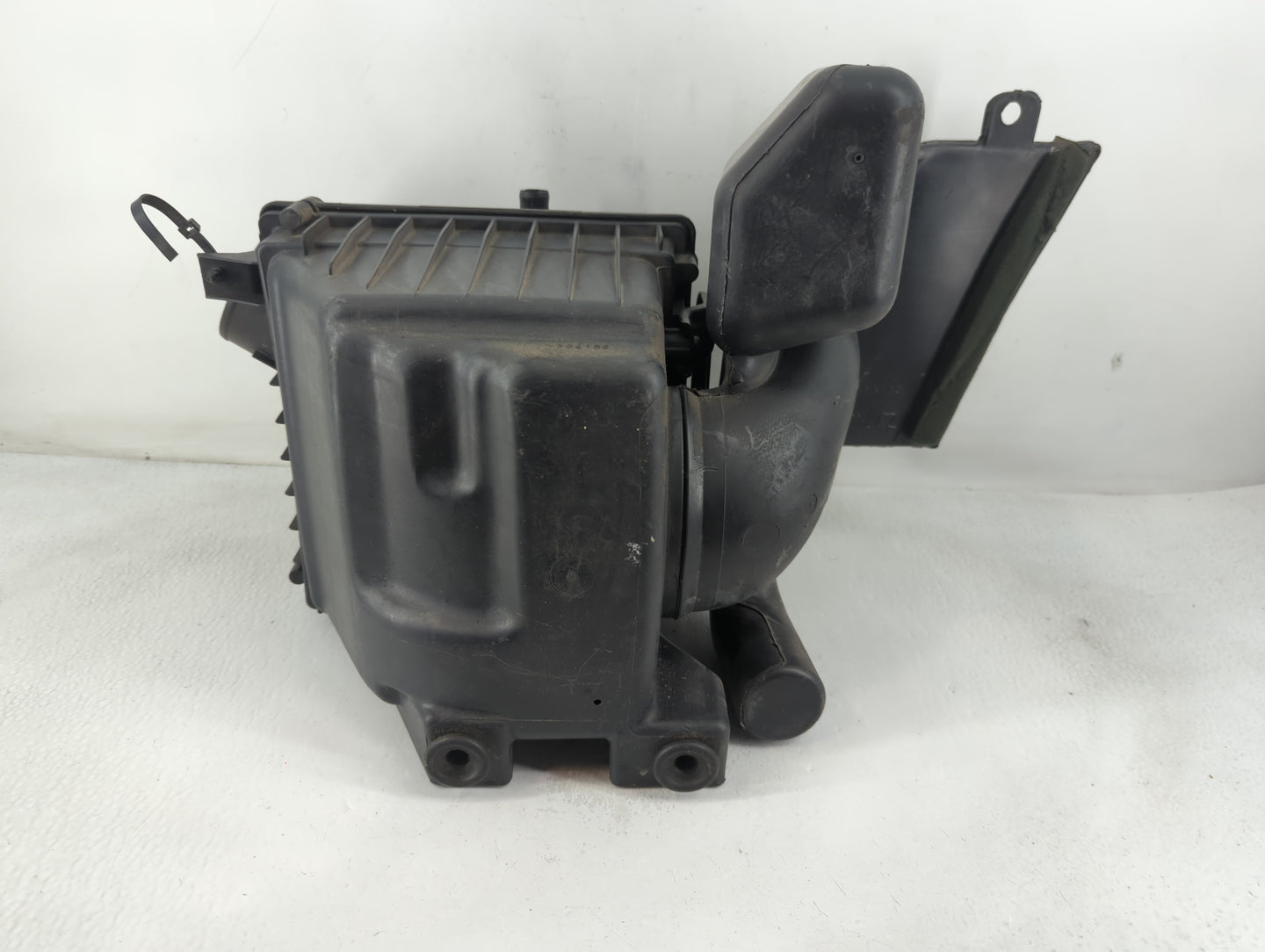 2013 Chrysler 200 Engine Cover - Oemusedautoparts1.com