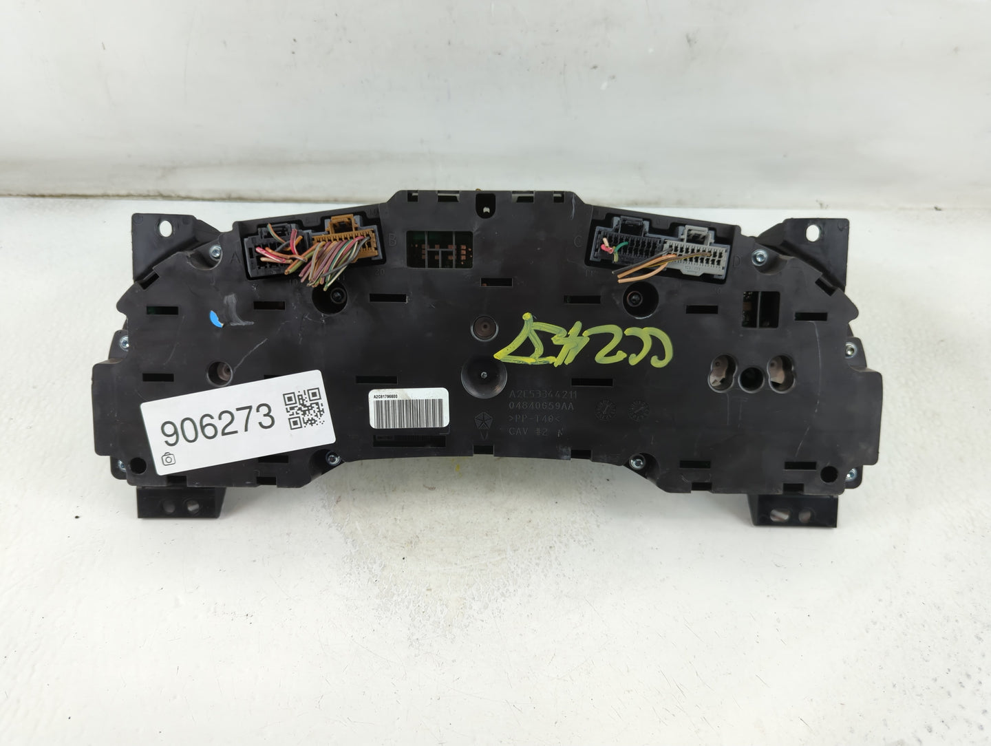 2011-2014 Chrysler 200 Instrument Cluster Speedometer Gauges P/N:P56046514AH Fits Fits 2011 2012 2013 2014 OEM Used Auto Par