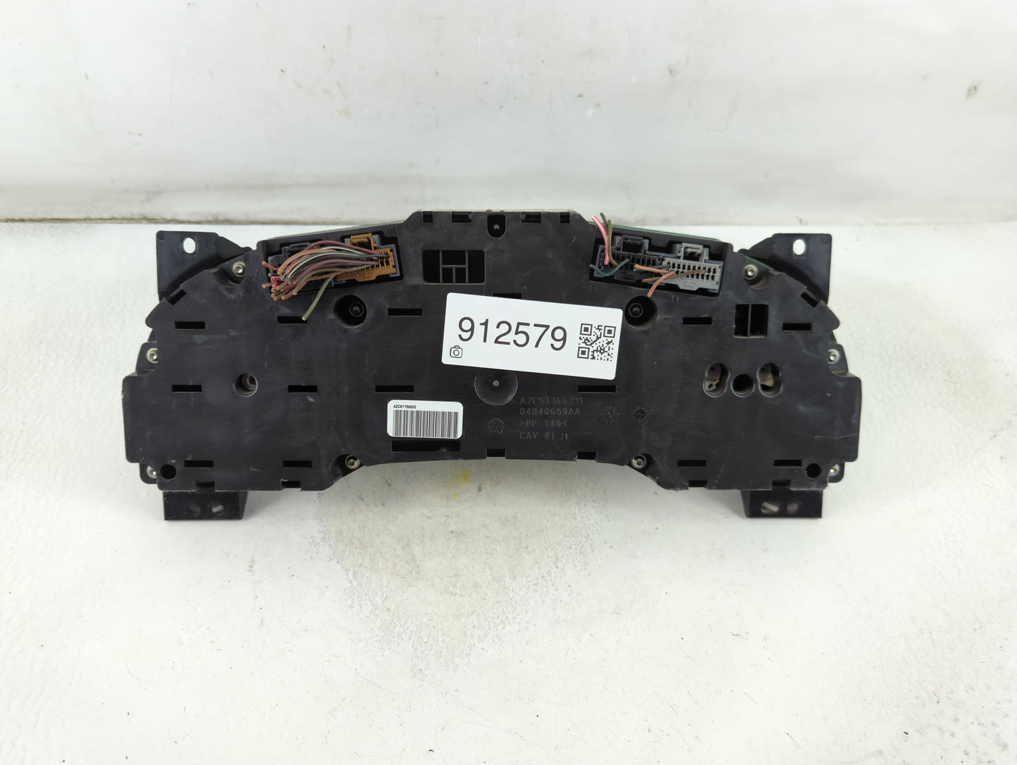 2011-2014 Chrysler 200 Instrument Cluster Speedometer Gauges P/N:P56046514AH Fits Fits 2011 2012 2013 2014 OEM Used Auto Par