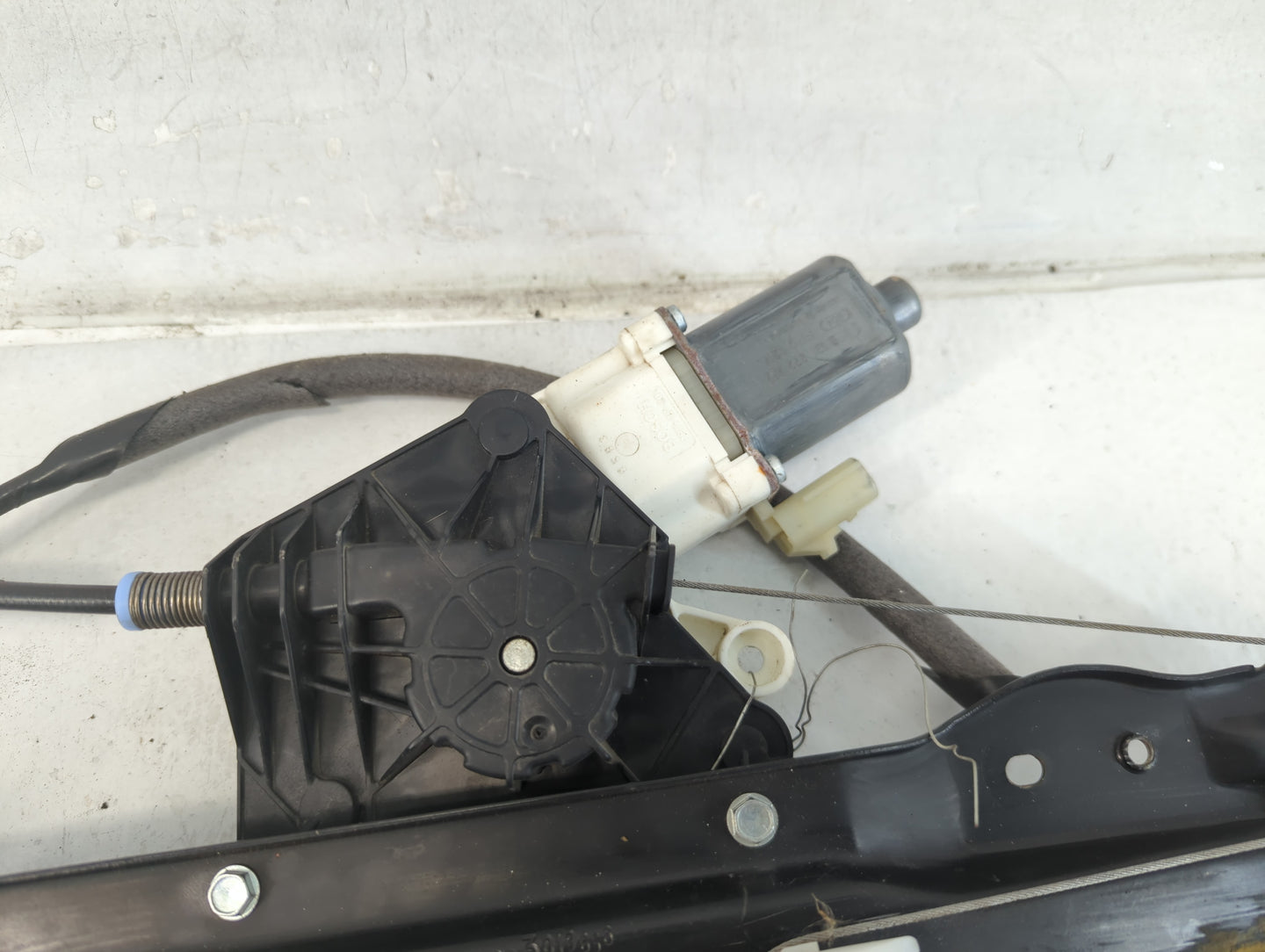 2011-2014 Chrysler 200 Used Window Regulator Passenger Front 924153 - Oemusedautoparts1.com