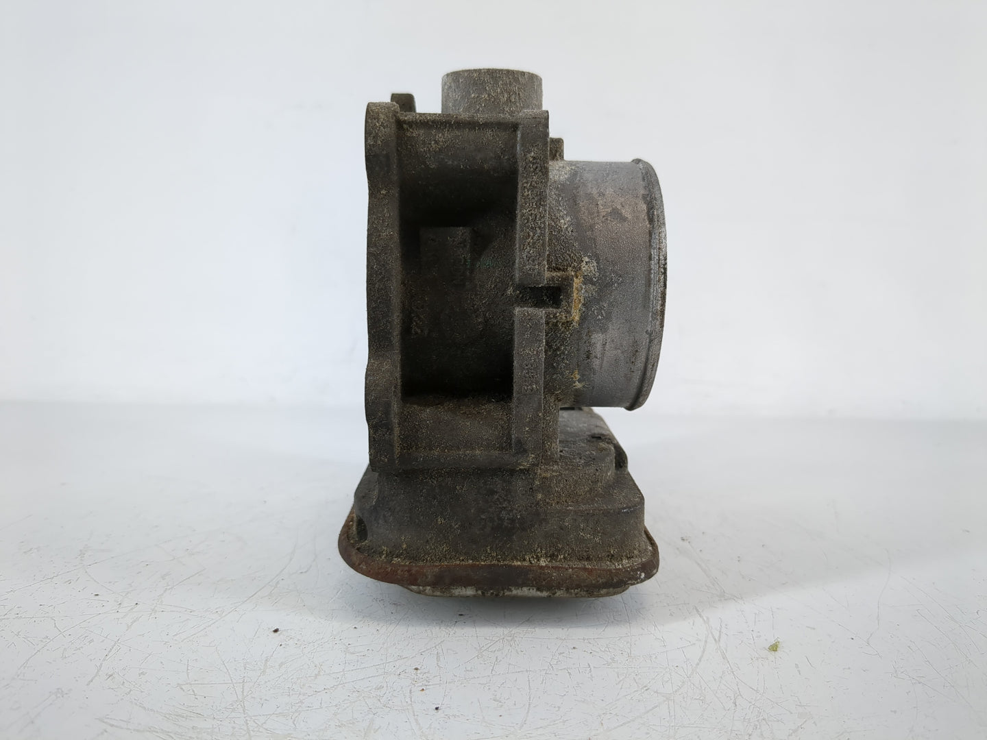 2011-2014 Chrysler 200 Throttle Body Fits Fits 2007 2008 2009 2010 2011 2012 2013 2014 2015 2016 2017 2018 OEM Used Auto Par