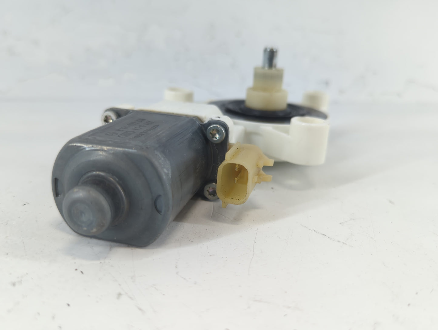 2011-2014 Chrysler 200 Driver Front Left Power Window Motor - Oemusedautoparts1.com