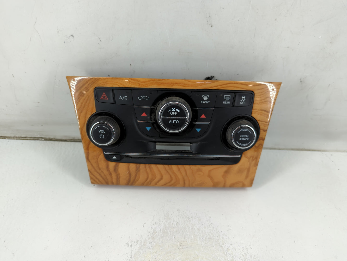 2013-2014 Chrysler 300 Climate Control Module Temperature AC/Heater Replacement P/N:1VD68AAAAA Fits Fits 2013 2014 OEM Used 