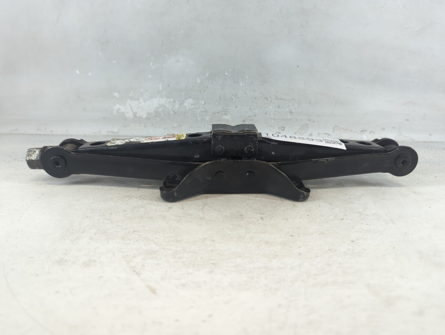 2013 Chrysler 300 Spare Scissor Car Jack - Oemusedautoparts1.com