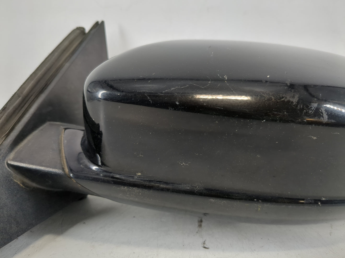 2011-2014 Chrysler 300 Driver Side View Mirror - Left Door Mirror OEM Used - Oemusedautoparts1.com