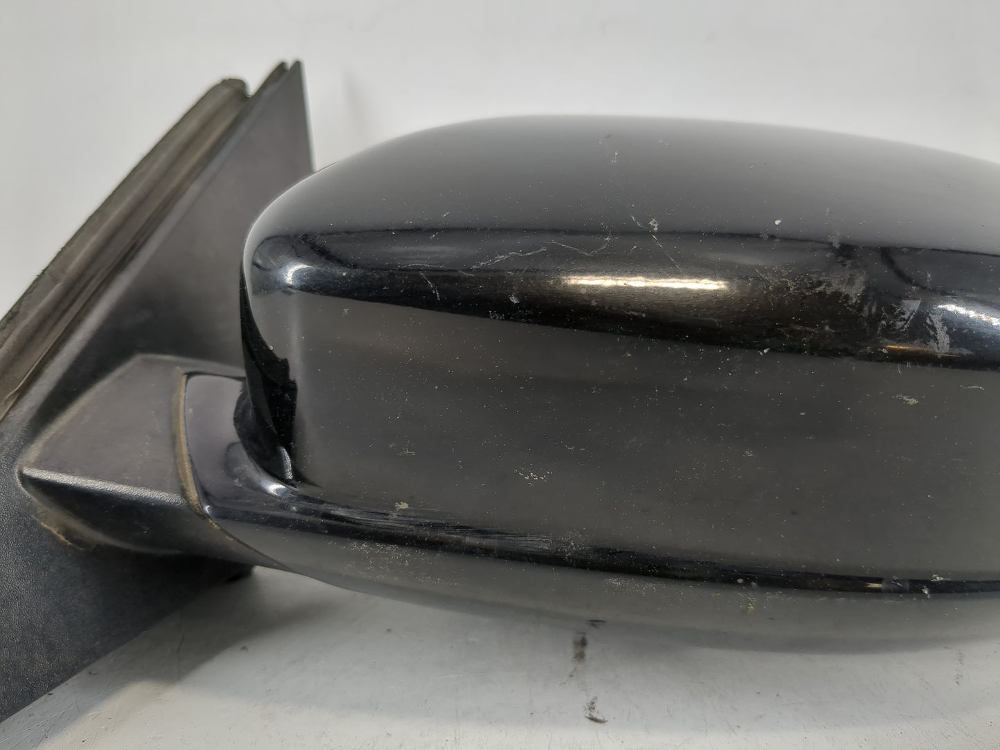 2011-2014 Chrysler 300 Driver Side View Mirror - Left Door Mirror OEM Used - Oemusedautoparts1.com
