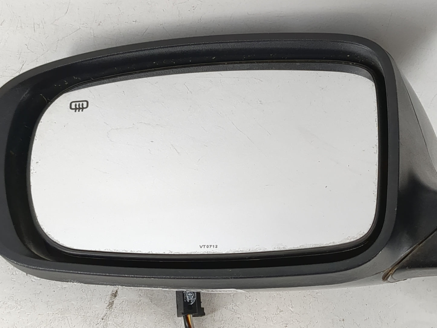 2011-2014 Chrysler 300 Driver Side View Mirror - Left Door Mirror OEM Used - Oemusedautoparts1.com