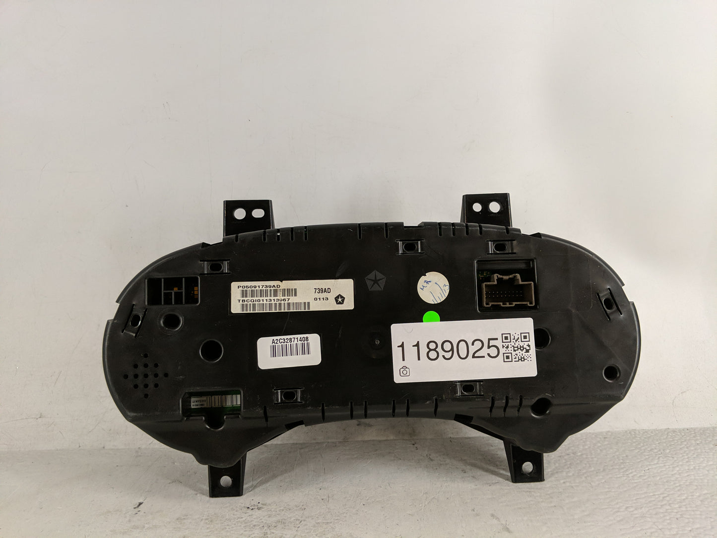 2013 Chrysler 300 Instrument Cluster Speedometer Gauges P/N:P05091739AD Fits OEM Used Auto Parts - Oemusedautoparts1.com