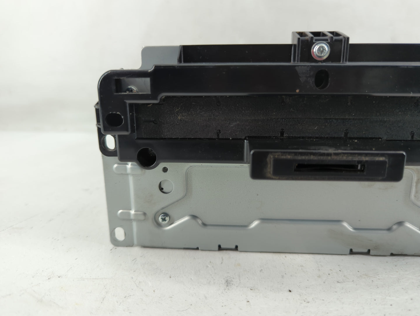 2013 Chrysler 300 Radio AM FM Cd Player Receiver Replacement P/N:P05091367AG Fits Fits 2014 OEM Used Auto Parts - Oemusedaut