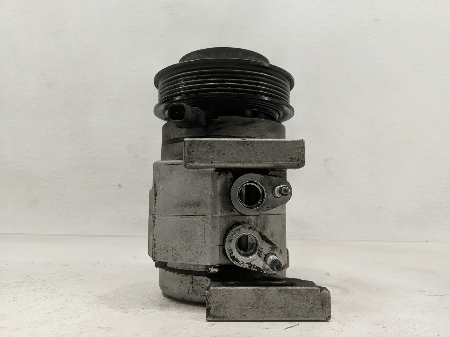 2011-2013 Chrysler 300 Air Conditioning A/c Ac Compressor Oem - Oemusedautoparts1.com