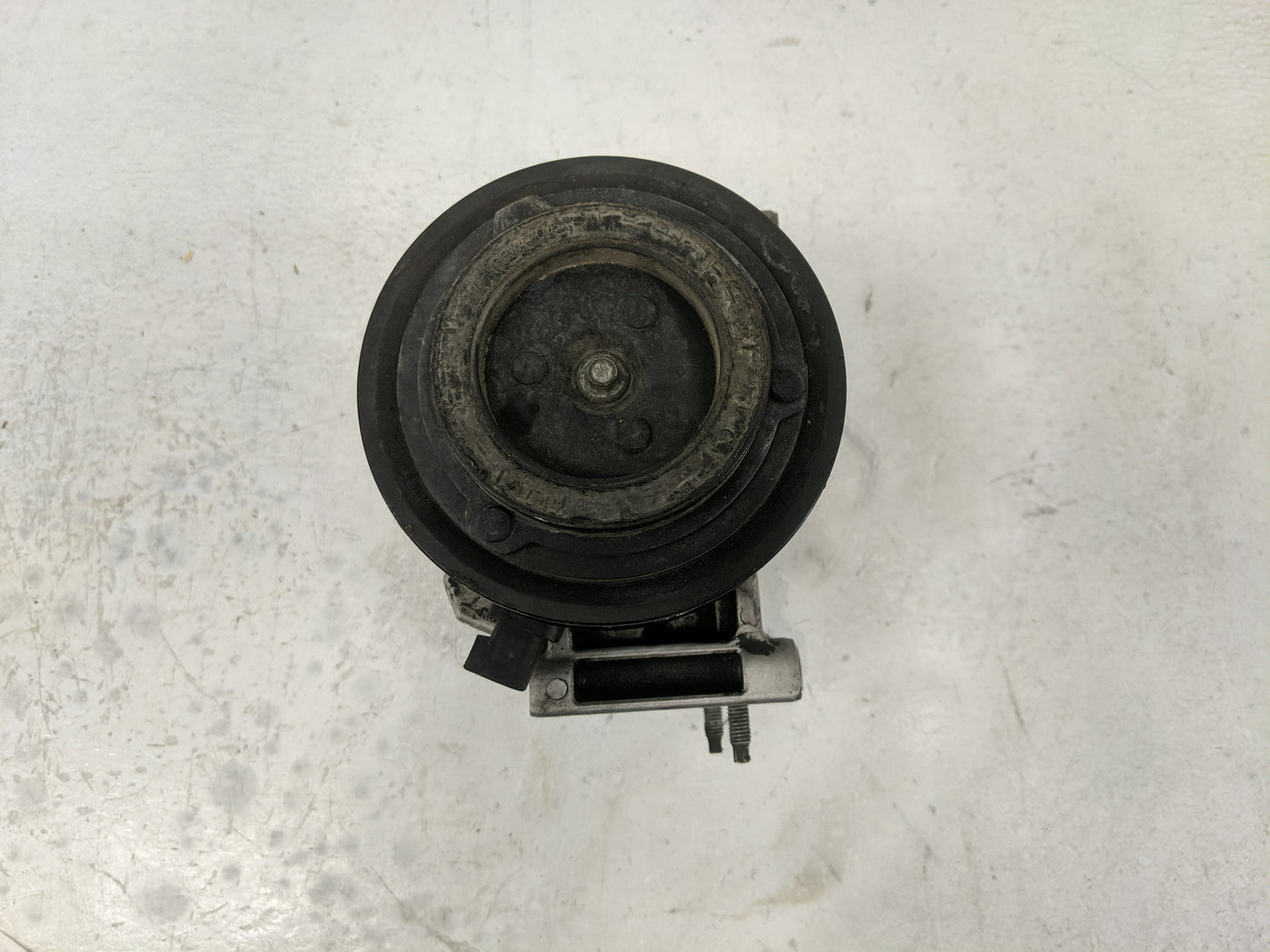 2011-2013 Chrysler 300 Air Conditioning A/c Ac Compressor Oem - Oemusedautoparts1.com
