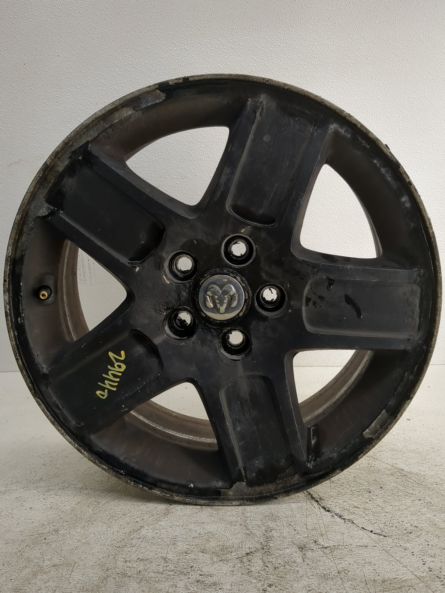 2011-2014 Chrysler 300 Oem Wheel Rim 1245917 - Oemusedautoparts1.com
