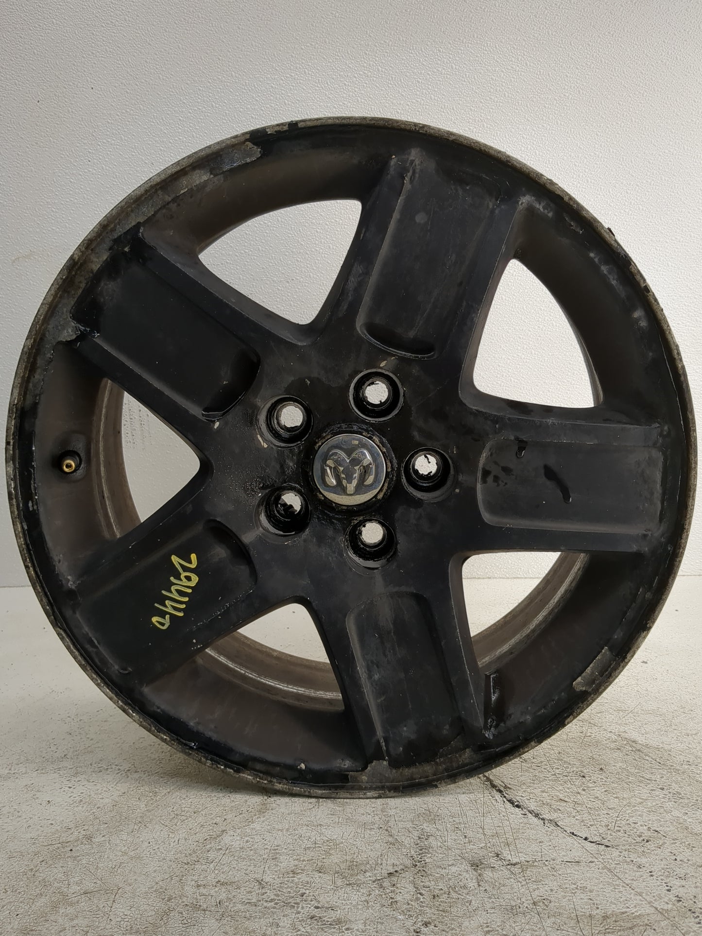 2011-2014 Chrysler 300 Oem Wheel Rim 1245917 - Oemusedautoparts1.com