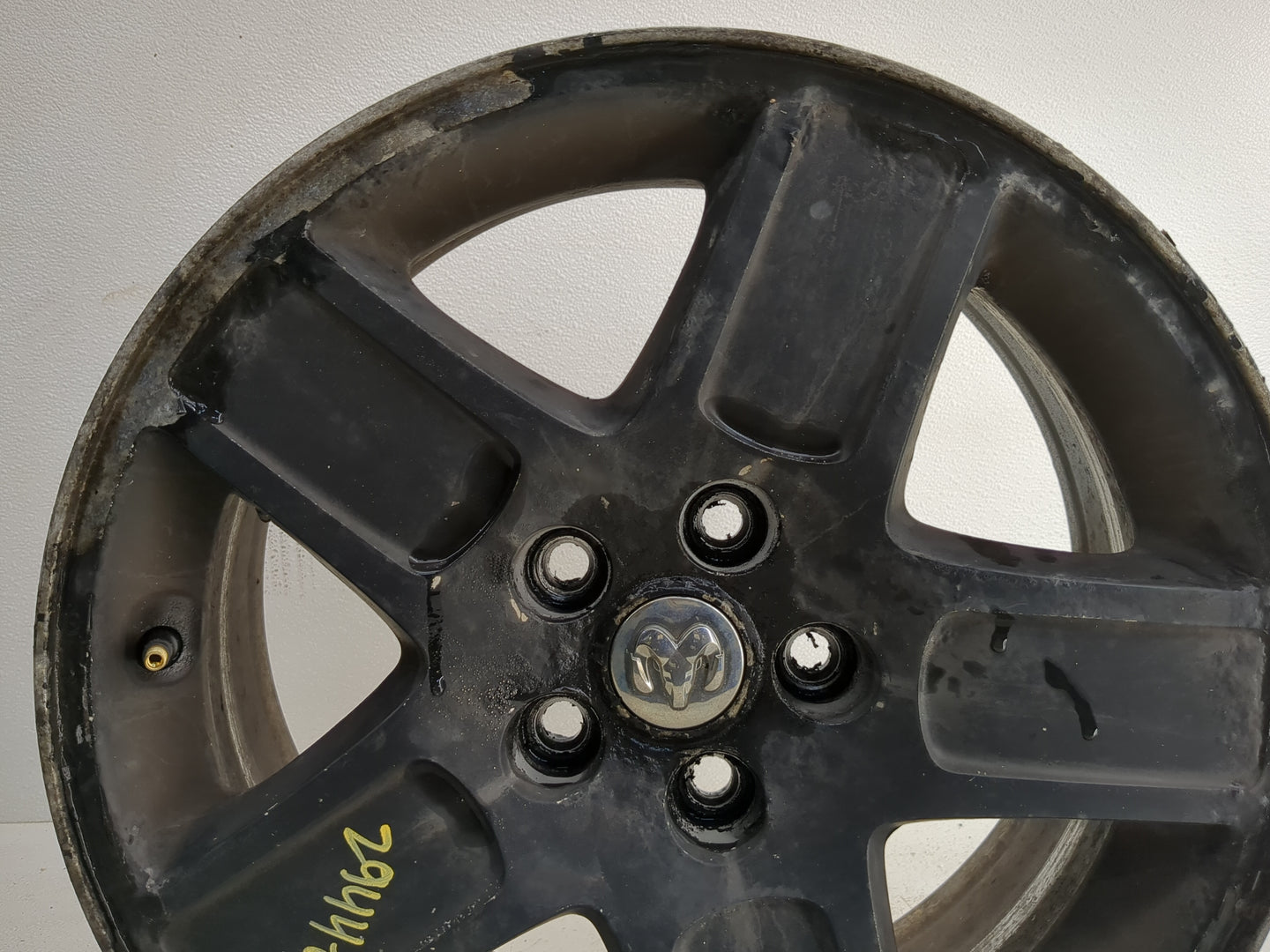 2011-2014 Chrysler 300 Oem Wheel Rim 1245917 - Oemusedautoparts1.com