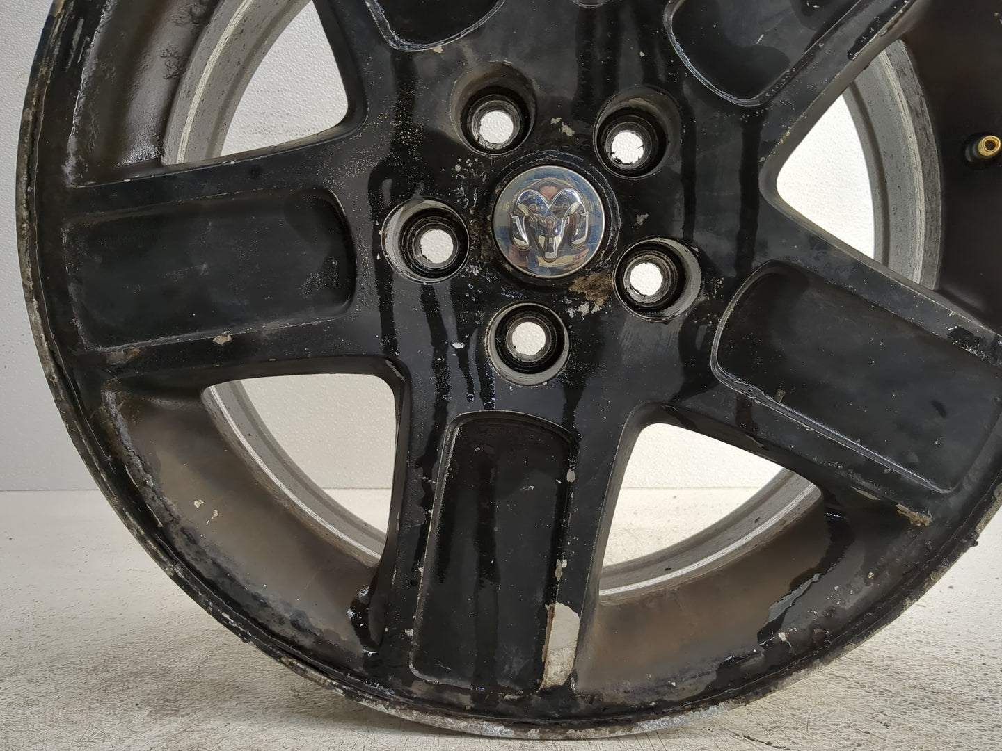 2011-2014 Chrysler 300 Oem Wheel Rim 1245918 - Oemusedautoparts1.com