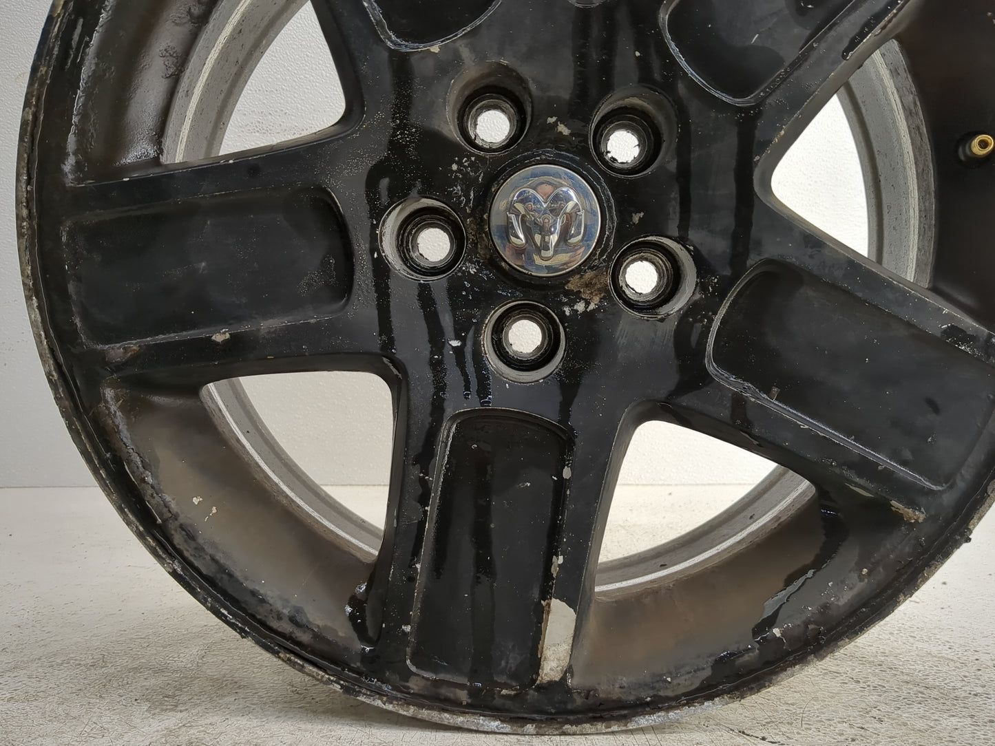 2011-2014 Chrysler 300 Oem Wheel Rim 1245918 - Oemusedautoparts1.com