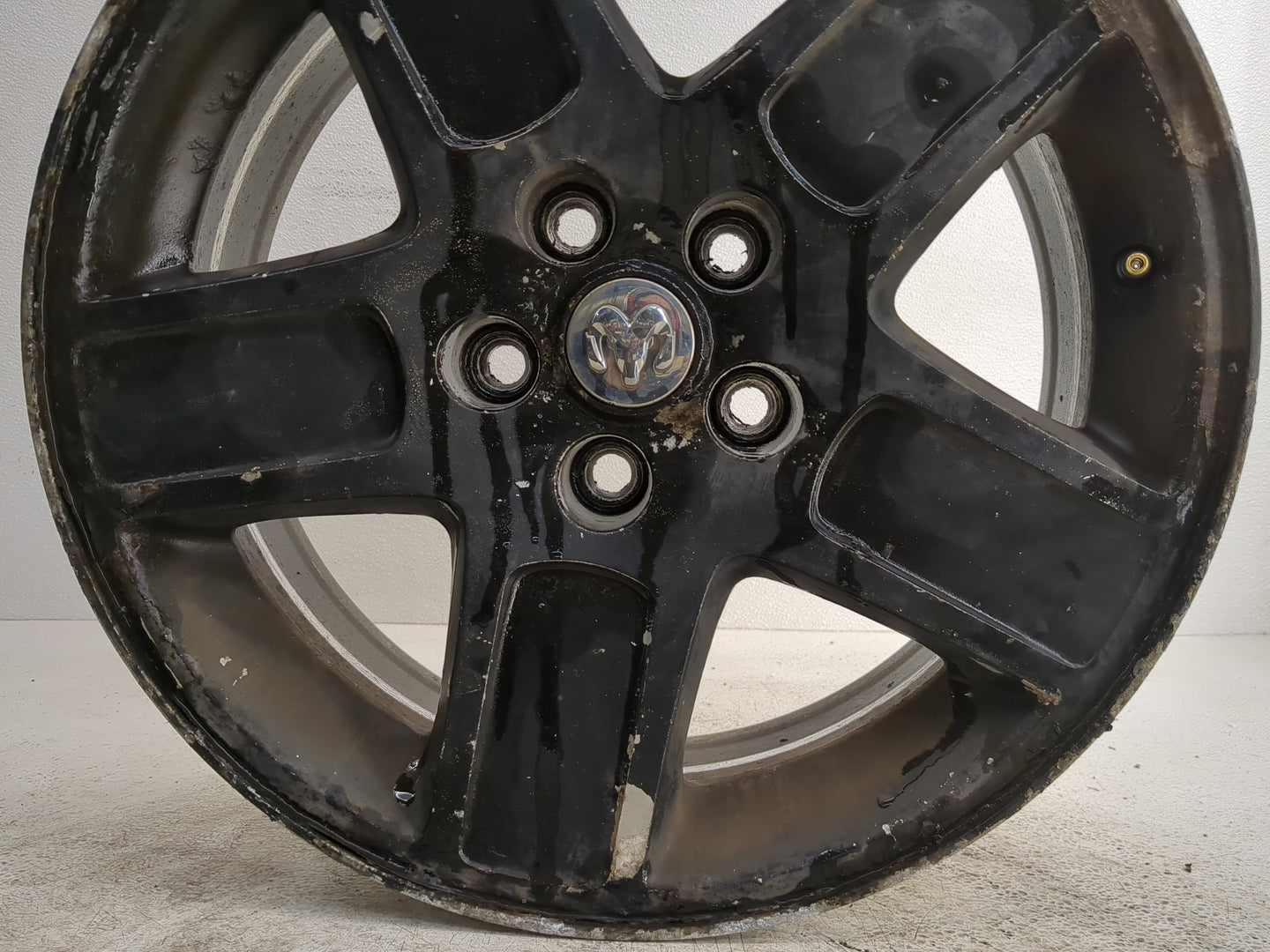 2011-2014 Chrysler 300 Oem Wheel Rim - Oemusedautoparts1.com