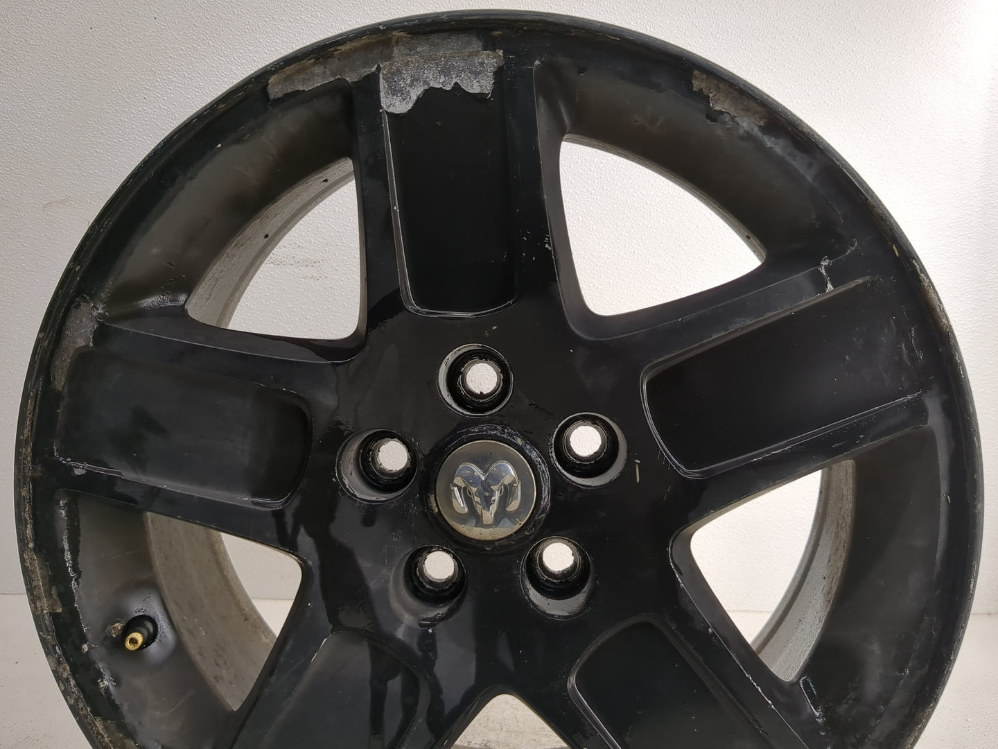 2011-2014 Chrysler 300 Oem Wheel Rim 1245919 - Oemusedautoparts1.com