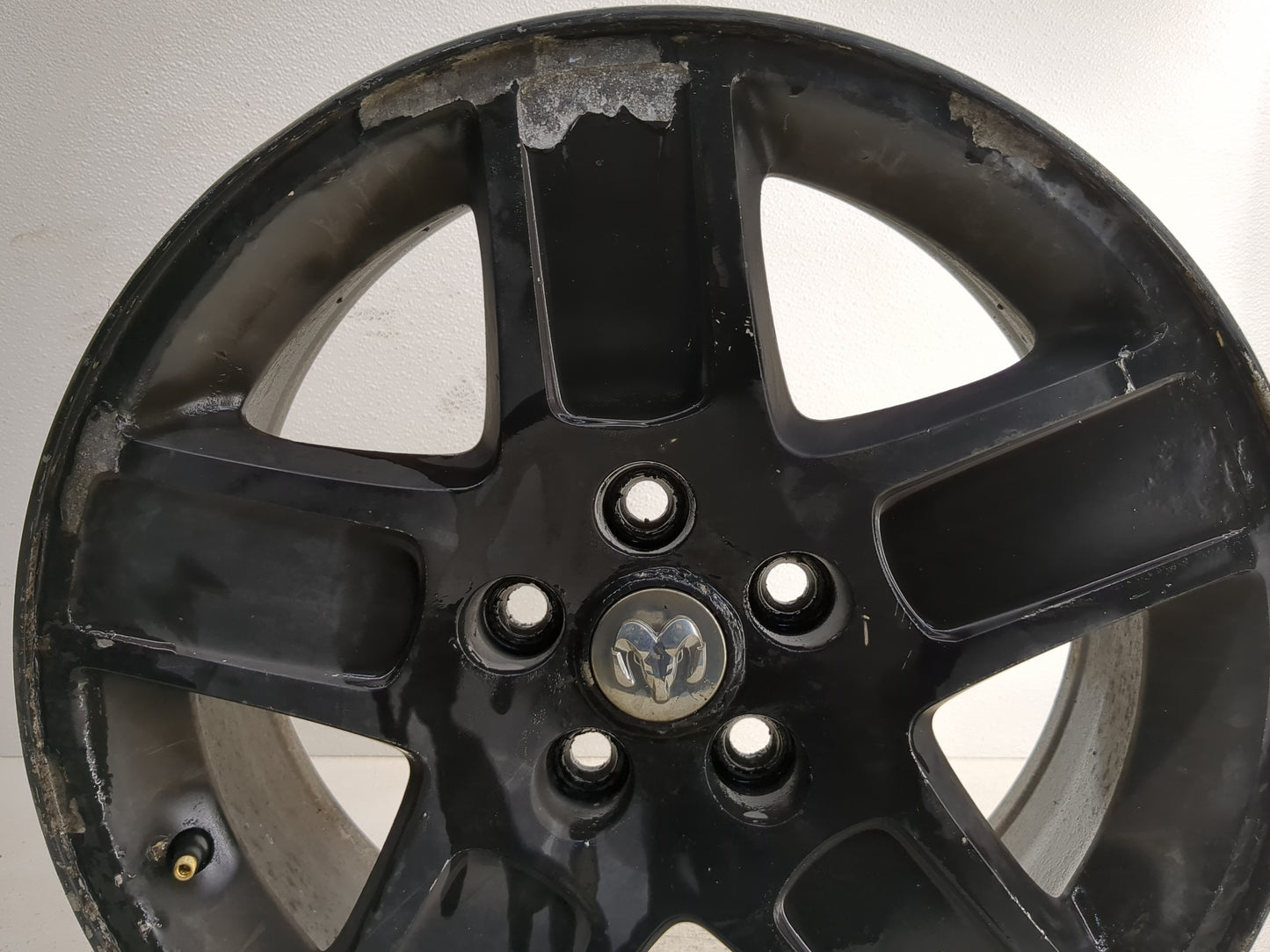 2011-2014 Chrysler 300 Oem Wheel Rim 1245919 - Oemusedautoparts1.com