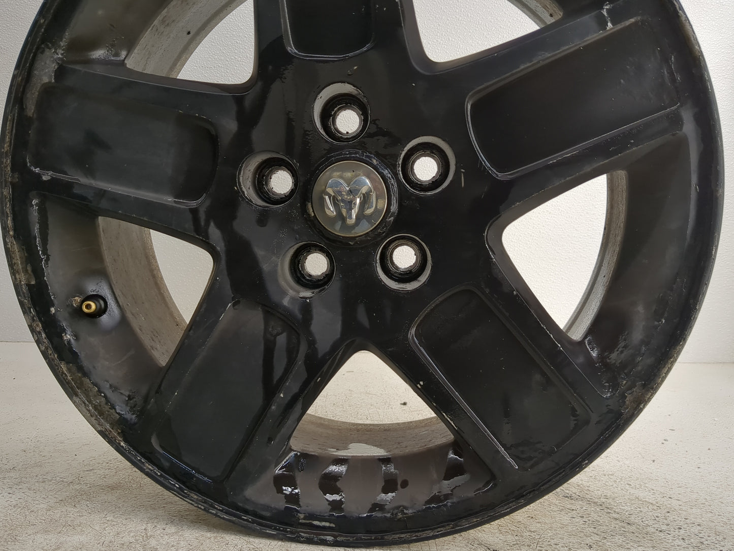 2011-2014 Chrysler 300 Oem Wheel Rim 1245919 - Oemusedautoparts1.com