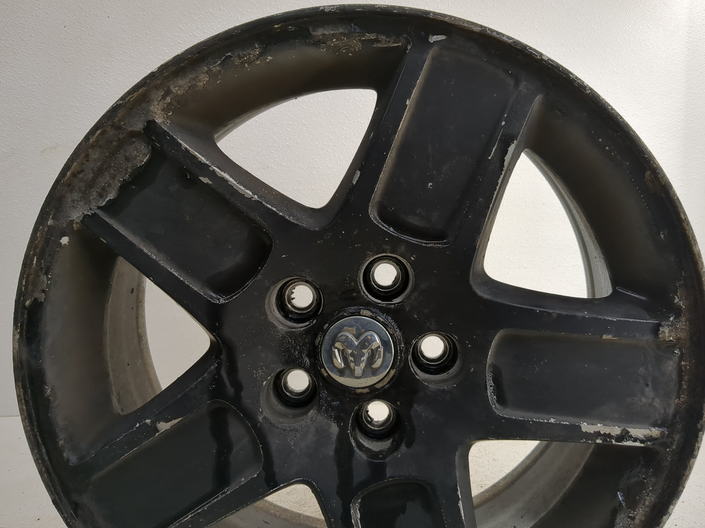 2011-2014 Chrysler 300 Oem Wheel Rim 1245920 - Oemusedautoparts1.com