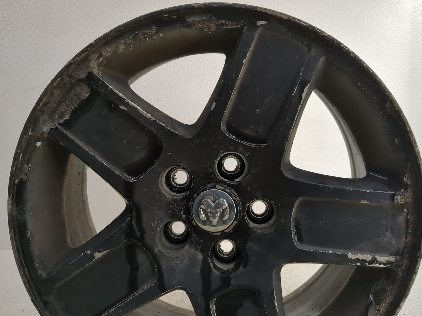 2011-2014 Chrysler 300 Oem Wheel Rim 1245920 - Oemusedautoparts1.com