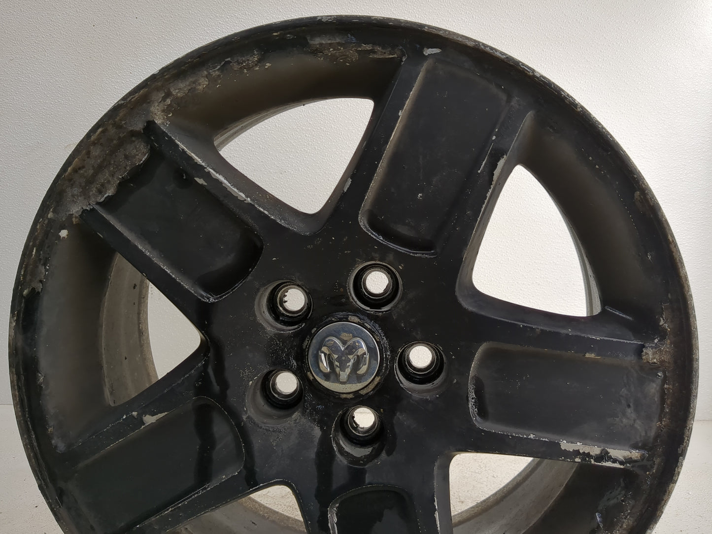 2011-2014 Chrysler 300 Oem Wheel Rim 1245920 - Oemusedautoparts1.com