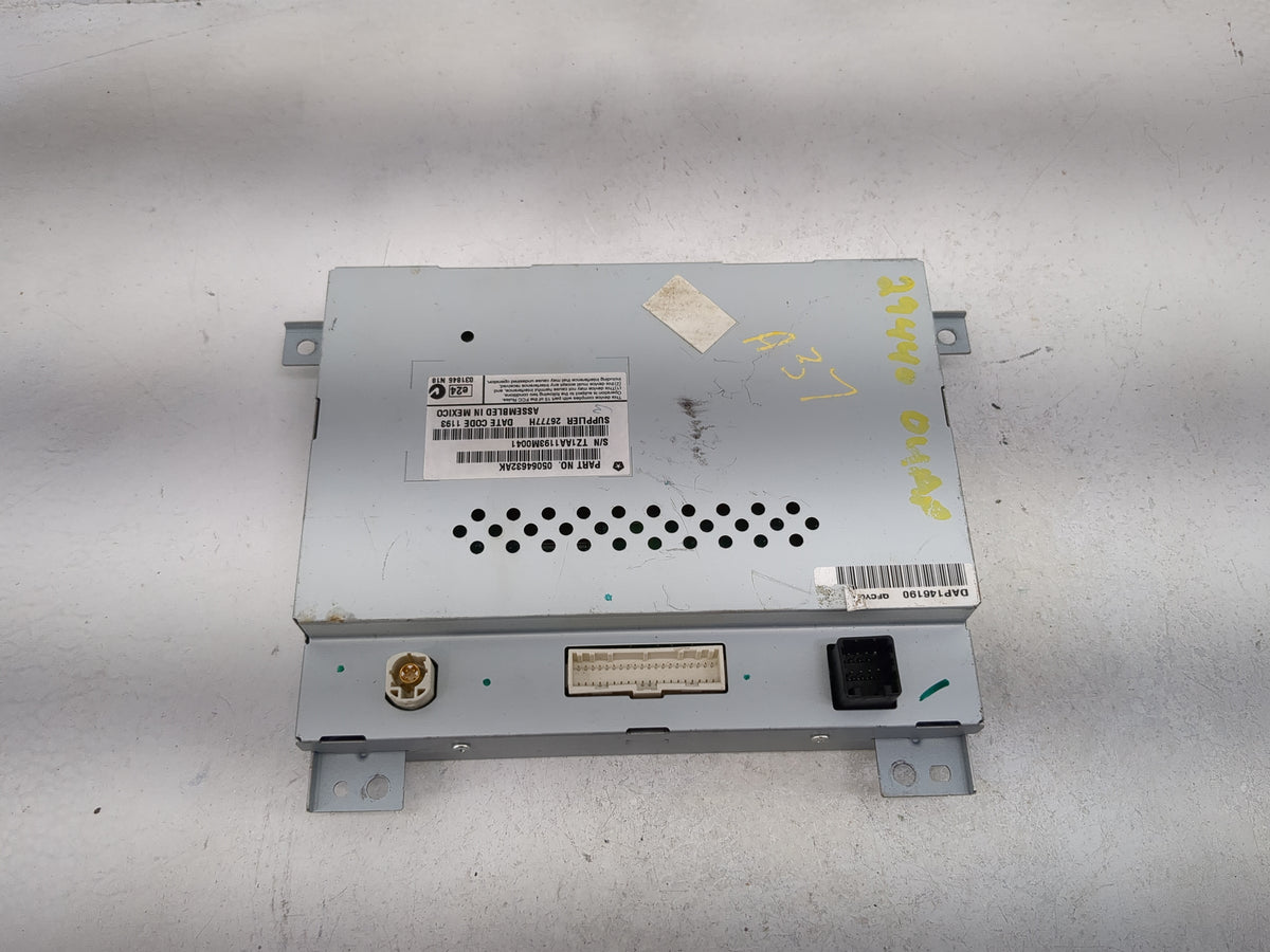 2011-2014 Chrysler 300 Information Radio Display Screen 1246715 - Oemusedautoparts1.com