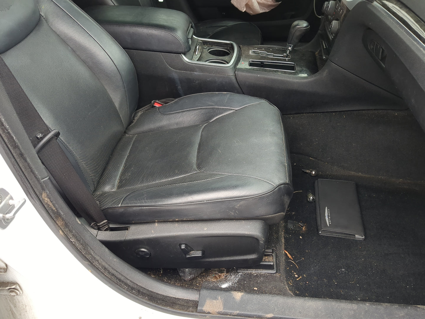 2013-2014 Chrysler 300 Passenger Front Seat Oem - Oemusedautoparts1.com