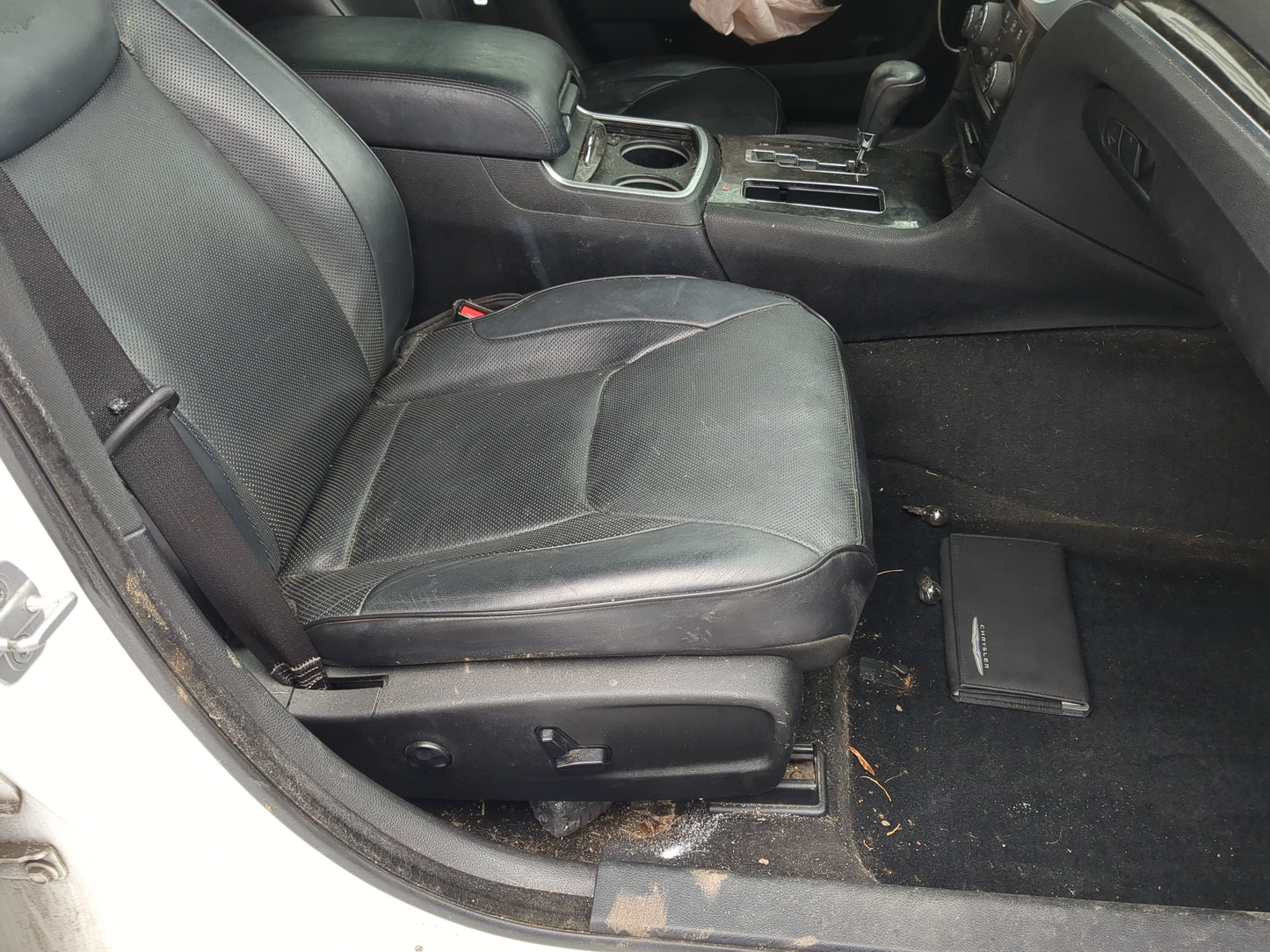 2013-2014 Chrysler 300 Passenger Front Seat Oem - Oemusedautoparts1.com