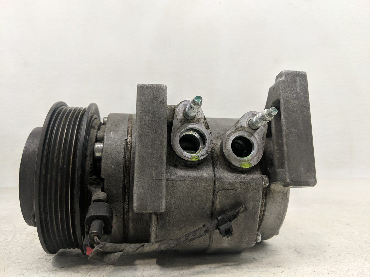2011-2013 Chrysler 300 Air Conditioning A/c Ac Compressor Oem - Oemusedautoparts1.com