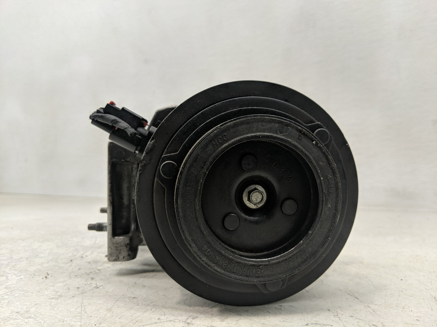 2011-2013 Chrysler 300 Air Conditioning A/c Ac Compressor Oem 1317350 - Oemusedautoparts1.com