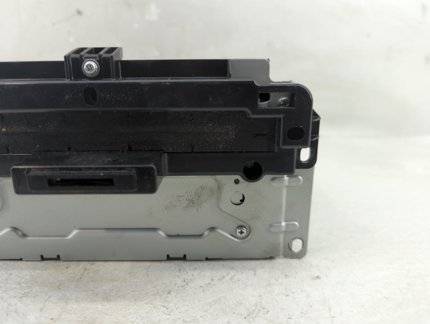 2012-2013 Chrysler 300 Radio AM FM Cd Player Receiver Replacement P/N:05091367AF Fits Fits 2012 2013 OEM Used Auto Parts - O