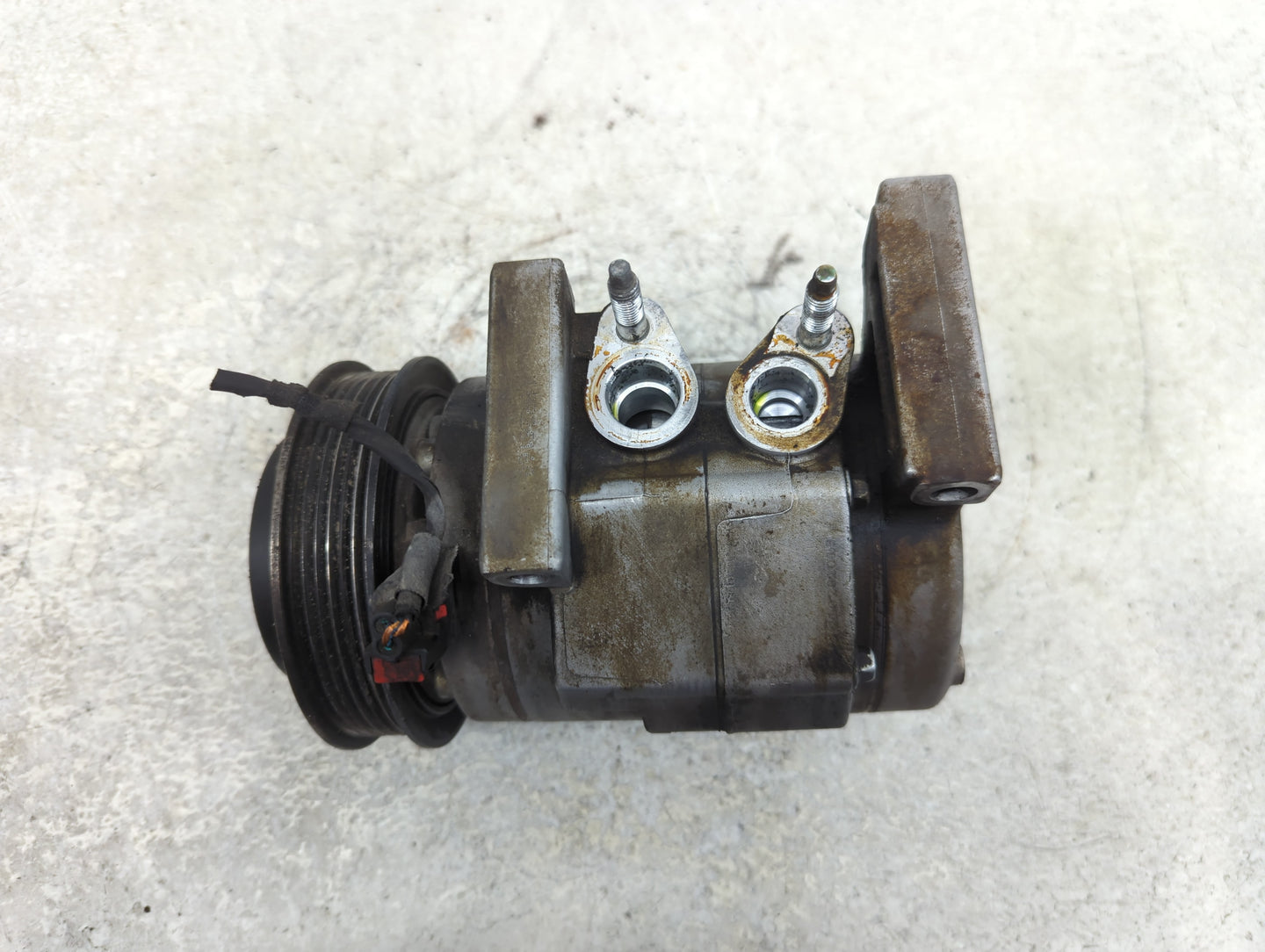 2011-2013 Chrysler 300 Air Conditioning A/c Ac Compressor Oem - Oemusedautoparts1.com