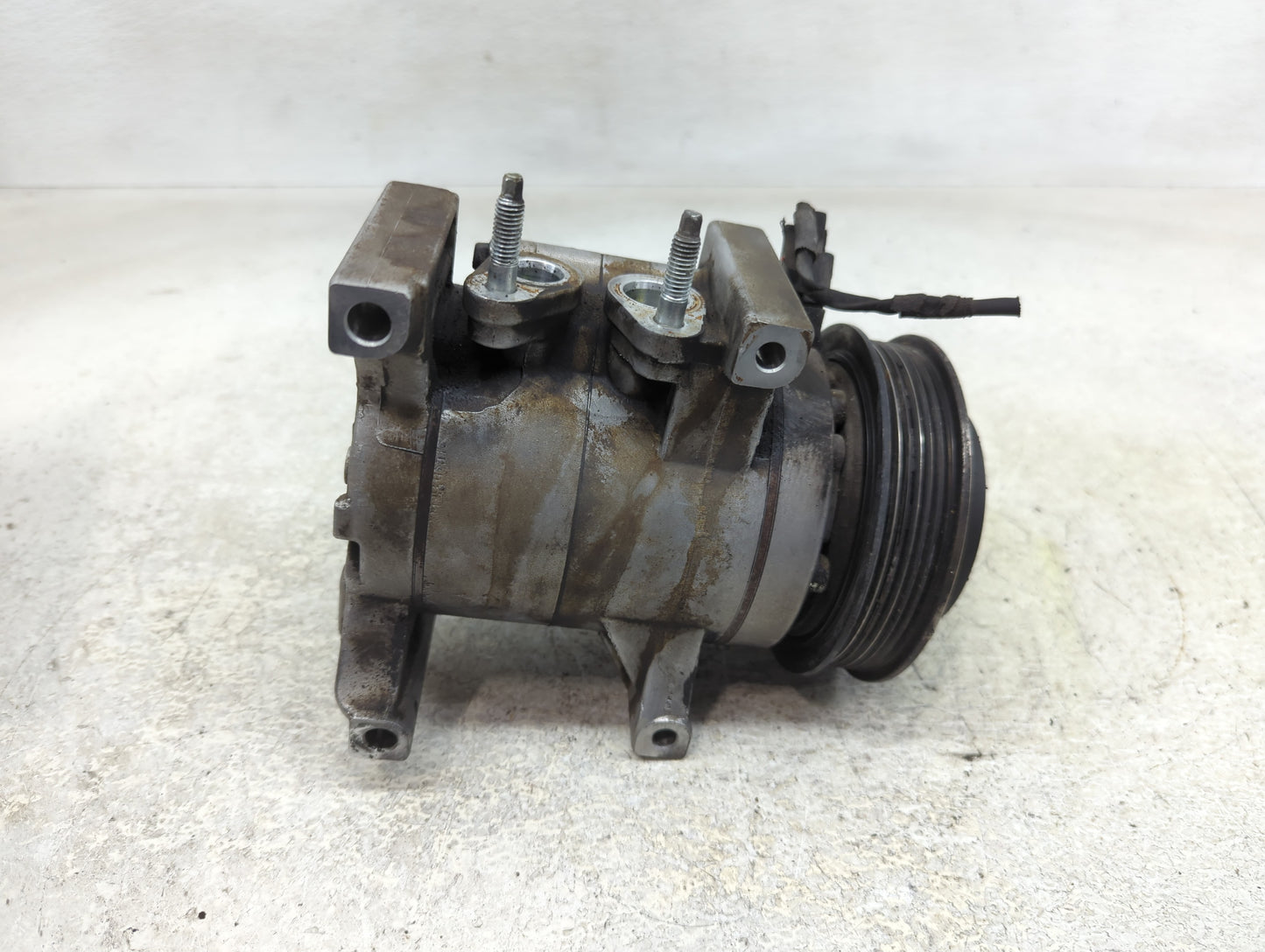2011-2013 Chrysler 300 Air Conditioning A/c Ac Compressor Oem - Oemusedautoparts1.com